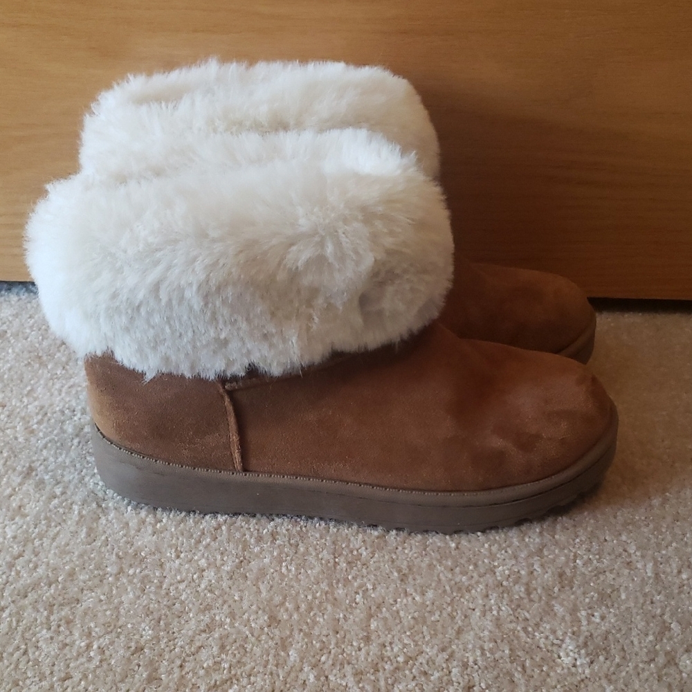 SO Chestnut Brown and White Fur Boots